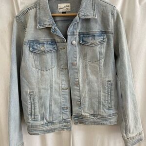 Universal Thread Light Blue Washed Denim Trucker Jacket